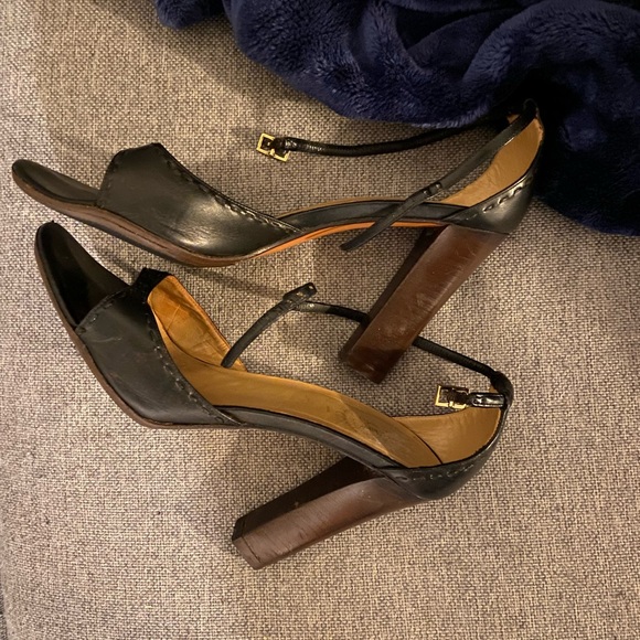 Black Gucci Heels - Picture 2 of 7